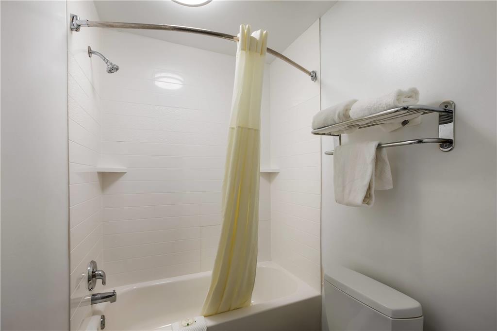 Quality Inn & Suites Greensboro near Lake Oconee - photo 16