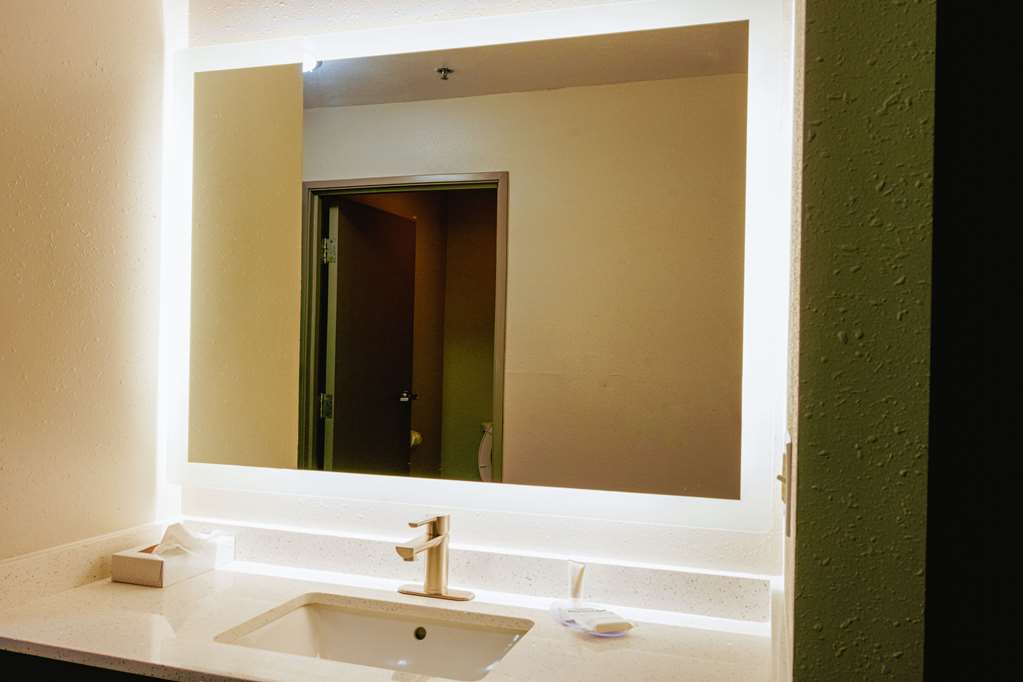 Clarion Pointe Dillard near Blue Ridge Mountains - photo 22