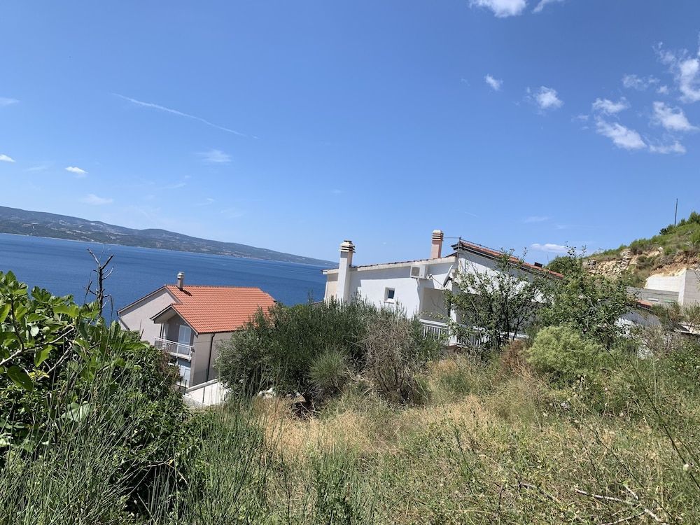 Apartment Mate — 4-Star Luxury Hotel in Omis, Croatia