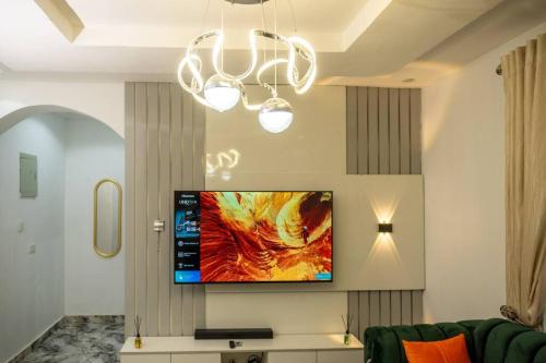Adorable 1 Bedroom Apt With 24hrs Electricity & Unlimited Starlink SuperFast Speed WiFi — 4-Star Luxury Hotel in Lagos, Nigeria