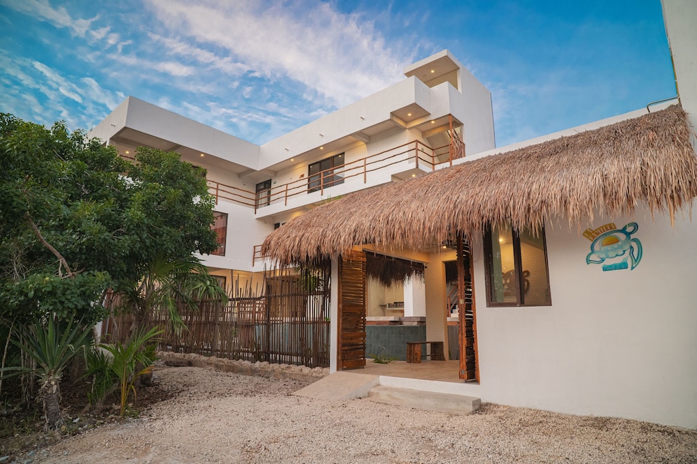 LaFamilia Casa and Suites — 4-Star Luxury Hotel in Isla Holbox, Mexico