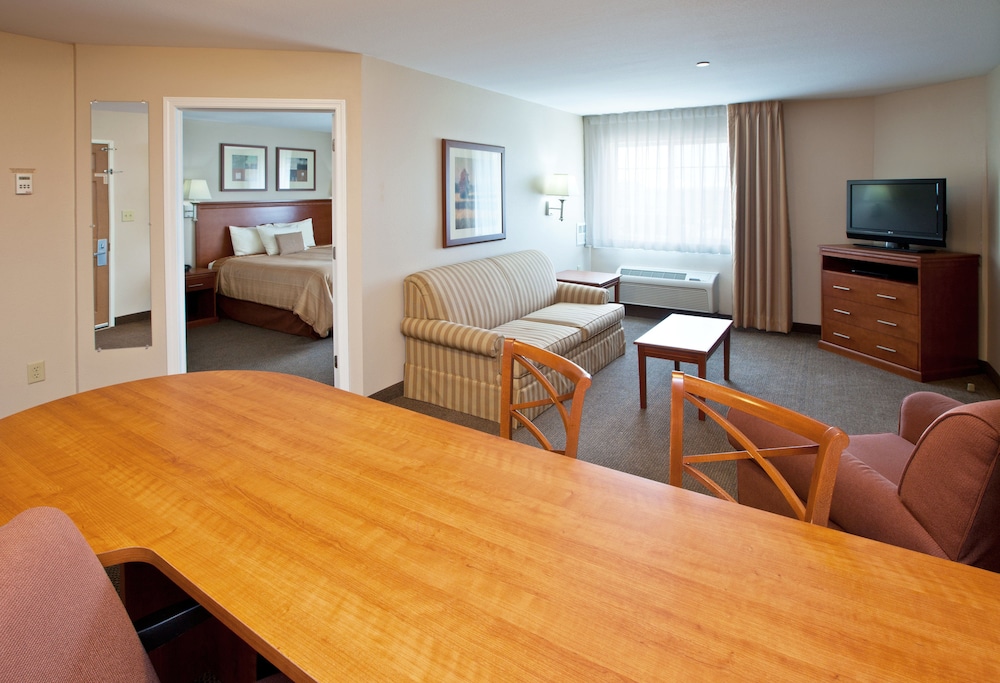 Candlewood Suites Louisville North by IHG - photo 7