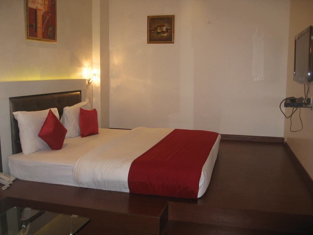 Hotel D Grand — Bareilly — photo 4