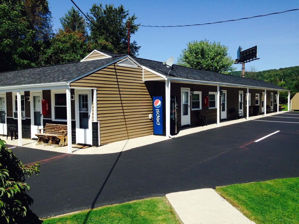 The New Lantern Motel pet-friendly hotel Allegany