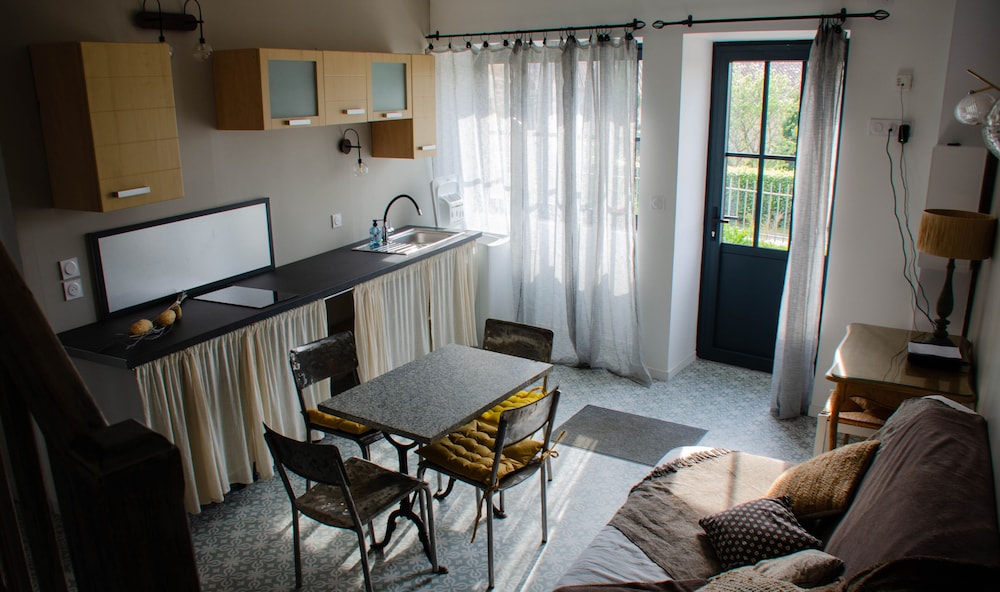 Gîte de La Pyranvôle in Tournus, France