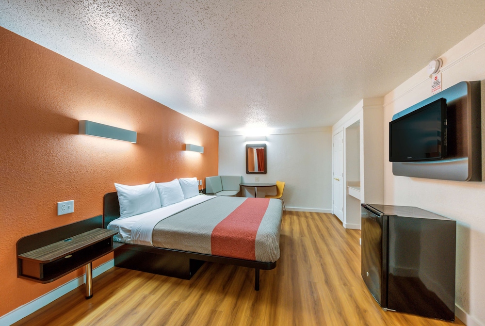 Motel 6 Dallas TX Farmers Branch - photo 6
