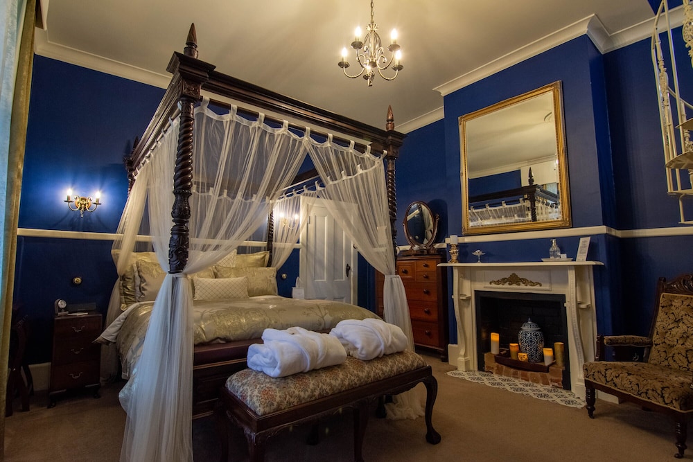 Heytesbury House — 4-Star Luxury Hotel in Cobden, Australia