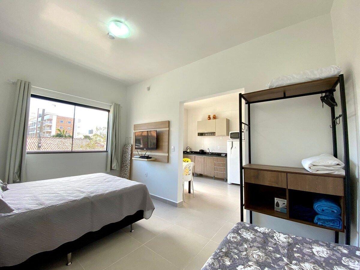 Loft amplo e confortável Praia de Bombinhas 1 dorm até 4 pessoas