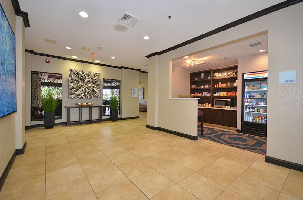 Holiday Inn Express & Suites Farmington by IHG - photo 48