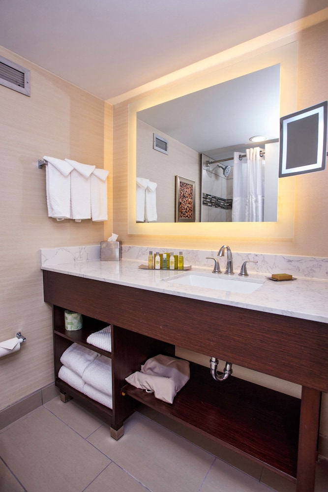 DoubleTree by Hilton Neenah - photo 27