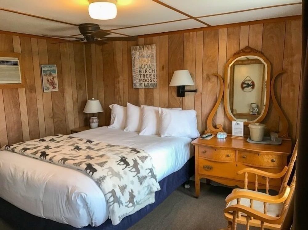 Isleview Motel and Cottages - photo 30