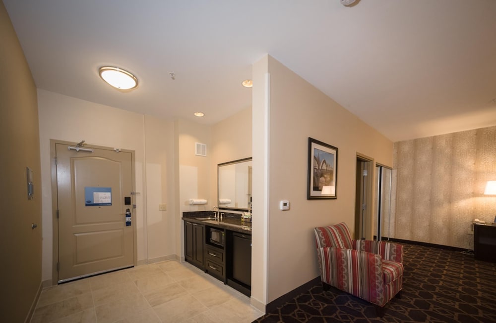 Hampton Inn Fort Morgan - photo 8