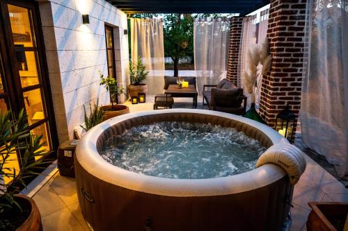 House Mediterrian spirit with jacuzzi in Zadar — 4-Star Luxury Hotel in Zadar, Croatia