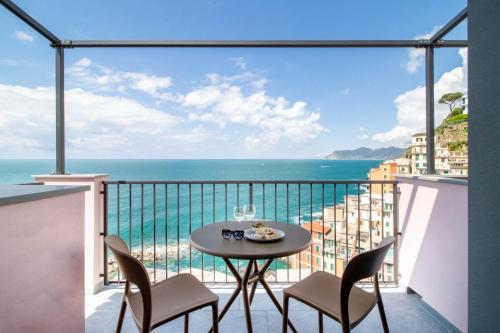 Off Shore — 4-Star Luxury Hotel in Riomaggiore, Italy