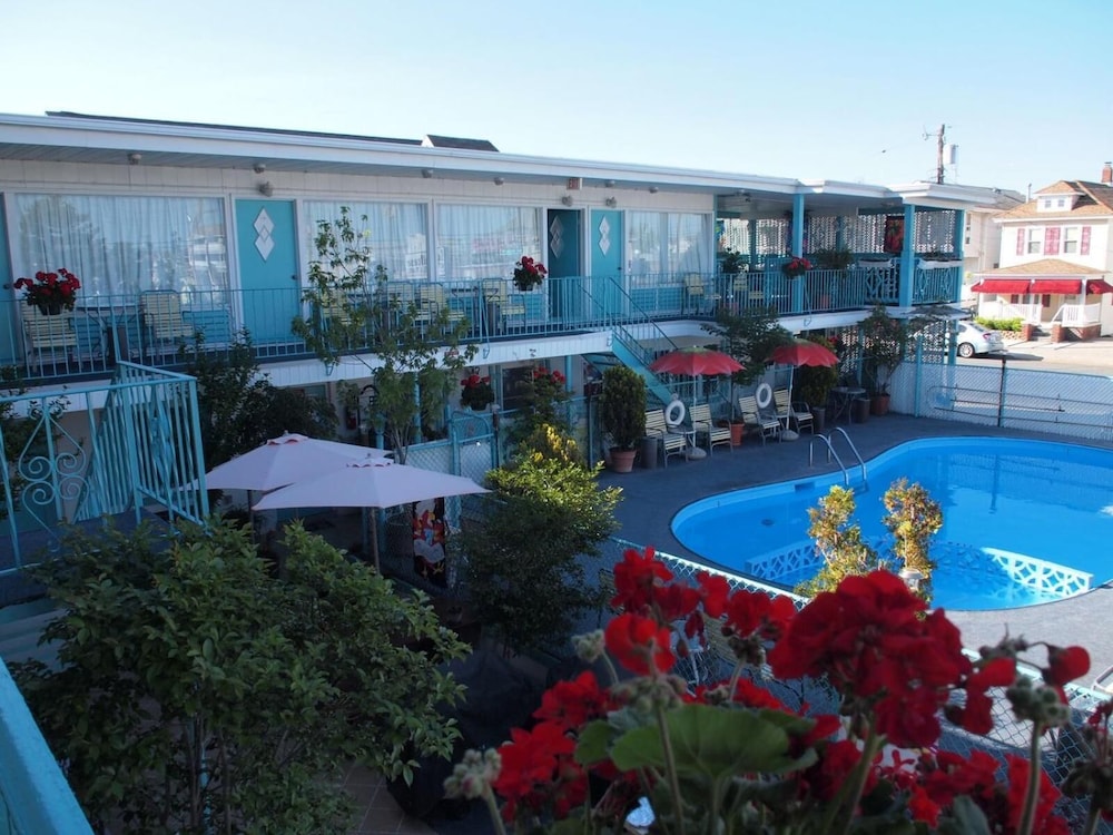 Suitcase Motel & Travel — hotel in North Wildwood