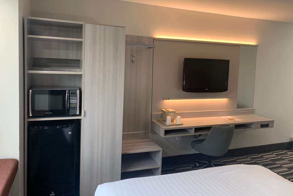 Microtel Inn by Wyndham Charlotte Airport - photo 9