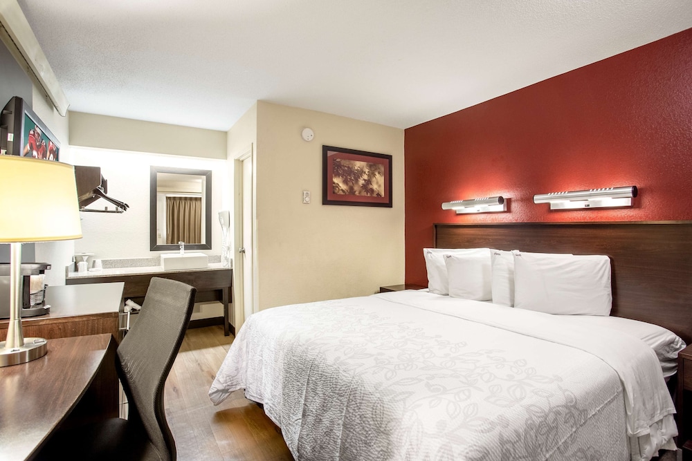 Red Roof Inn PLUS Baltimore Washington DC BWI Airport - photo 8