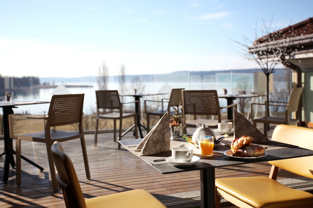 Hotel Ponti & Ponti in Angera, Italy