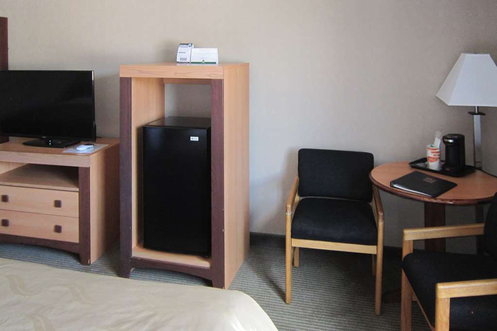 Quality Inn Nashville Bloomington - photo 17