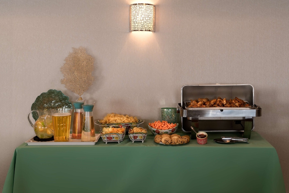 Hampton Inn Bellevue - photo 31