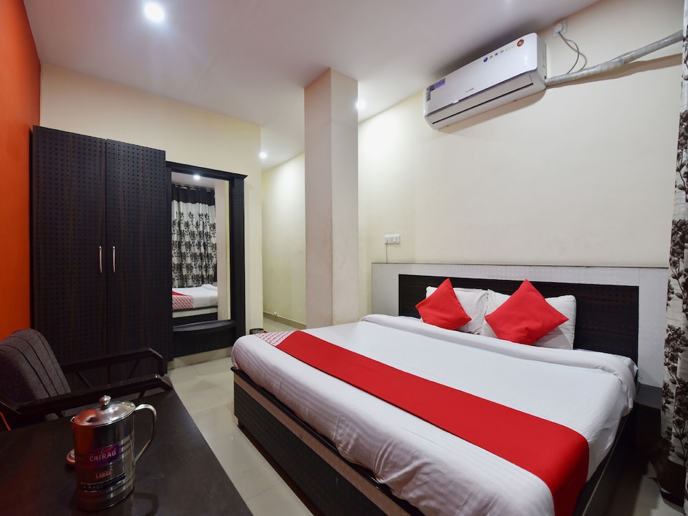 Oyo 28027 Hotel Dhruv in Mandi, India