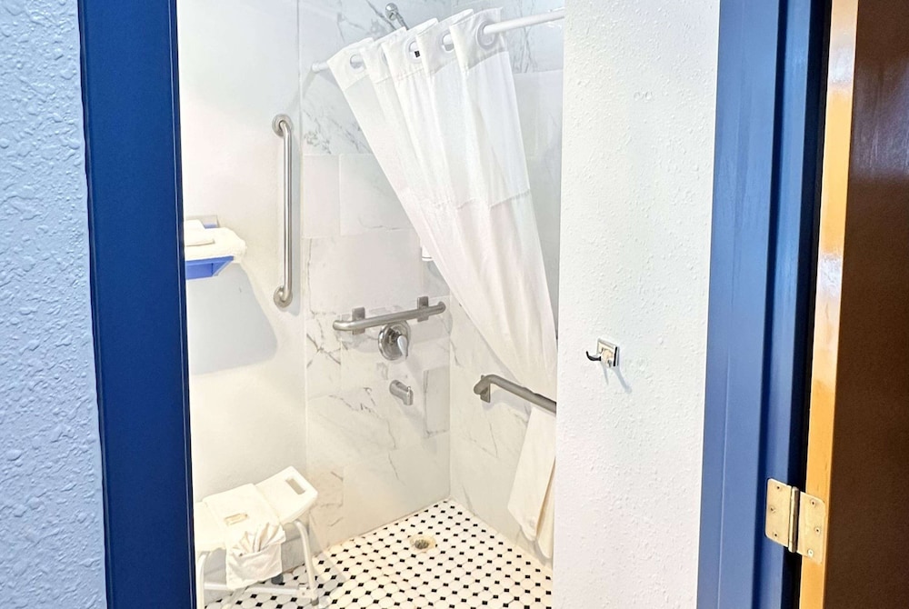 Microtel Inn by Wyndham Gallup - photo 29