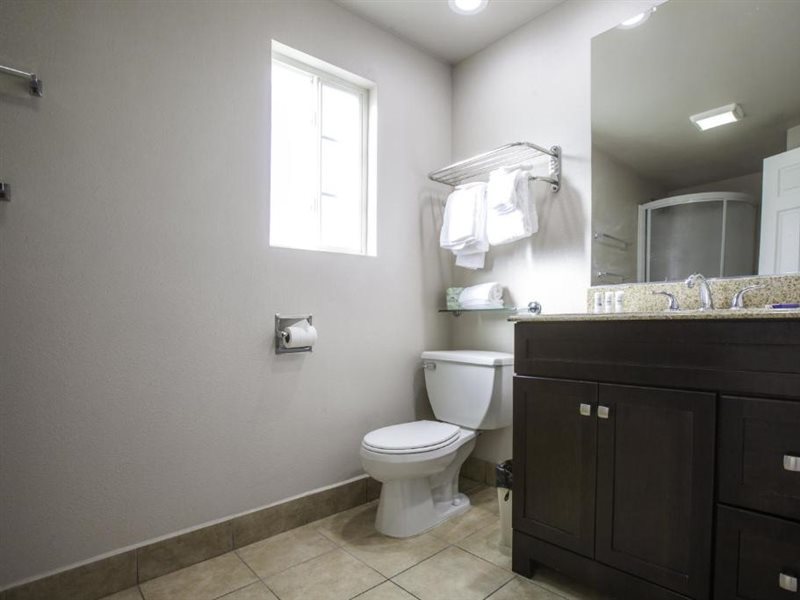 Tri Valley Inn and Suites Pleasanton - photo 7