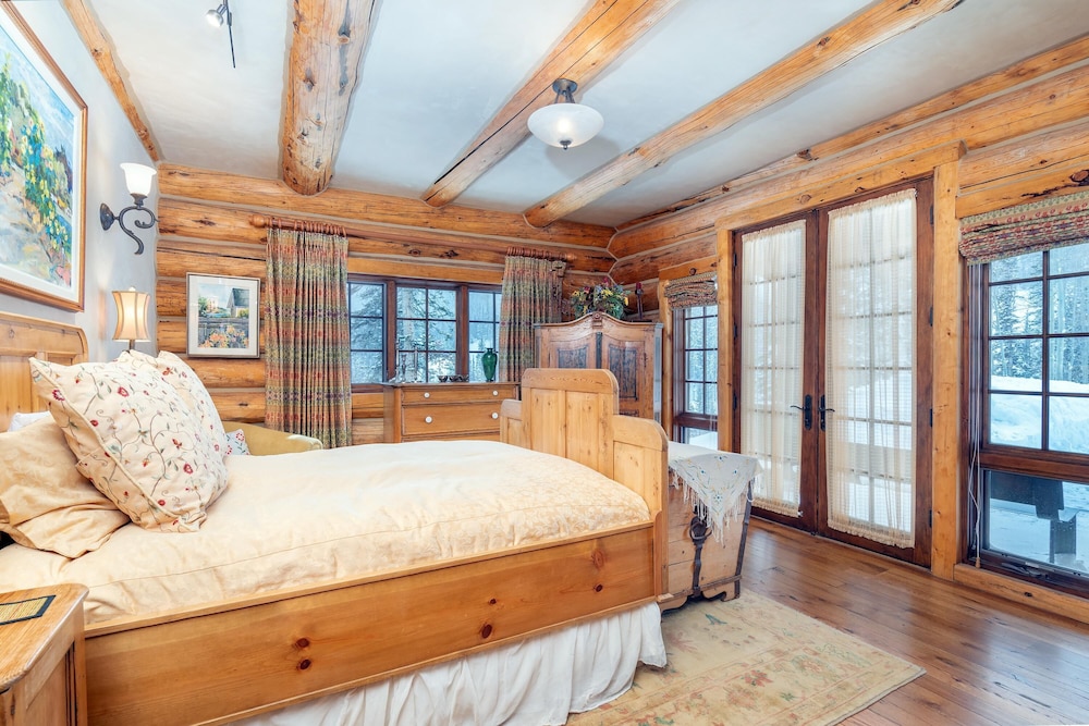Hilltop Hideaway Expansive Views From This Private Estate Hot Tub Pool Table - photo 4