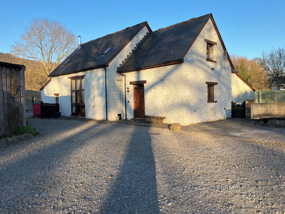 Maes Y Berllan Barn — Abergavenny