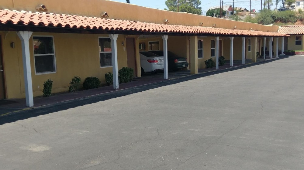 El Rey Motel - photo 31