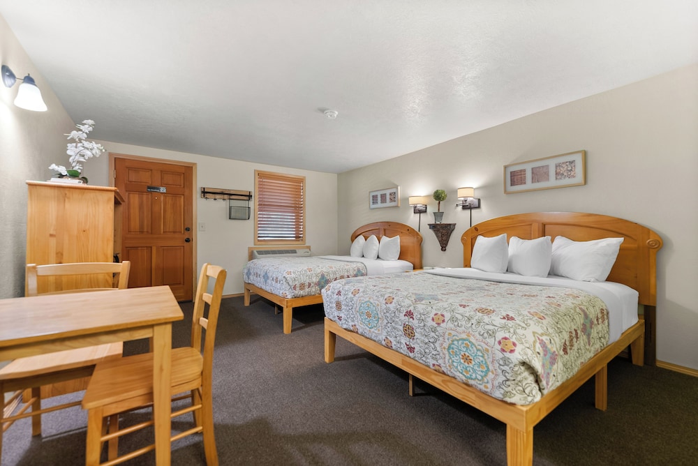 Mt Gardner Inn - photo 16