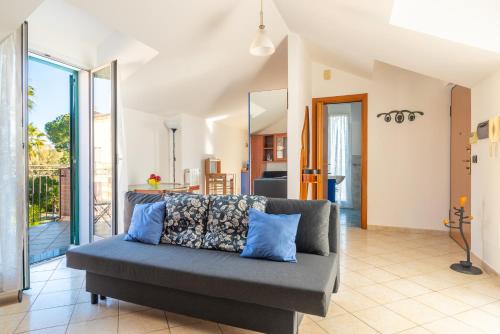 5 Min Dal Mare Luminoso Bilocale Con Terrazza — 4-Star Luxury Hotel in Loano, Italy