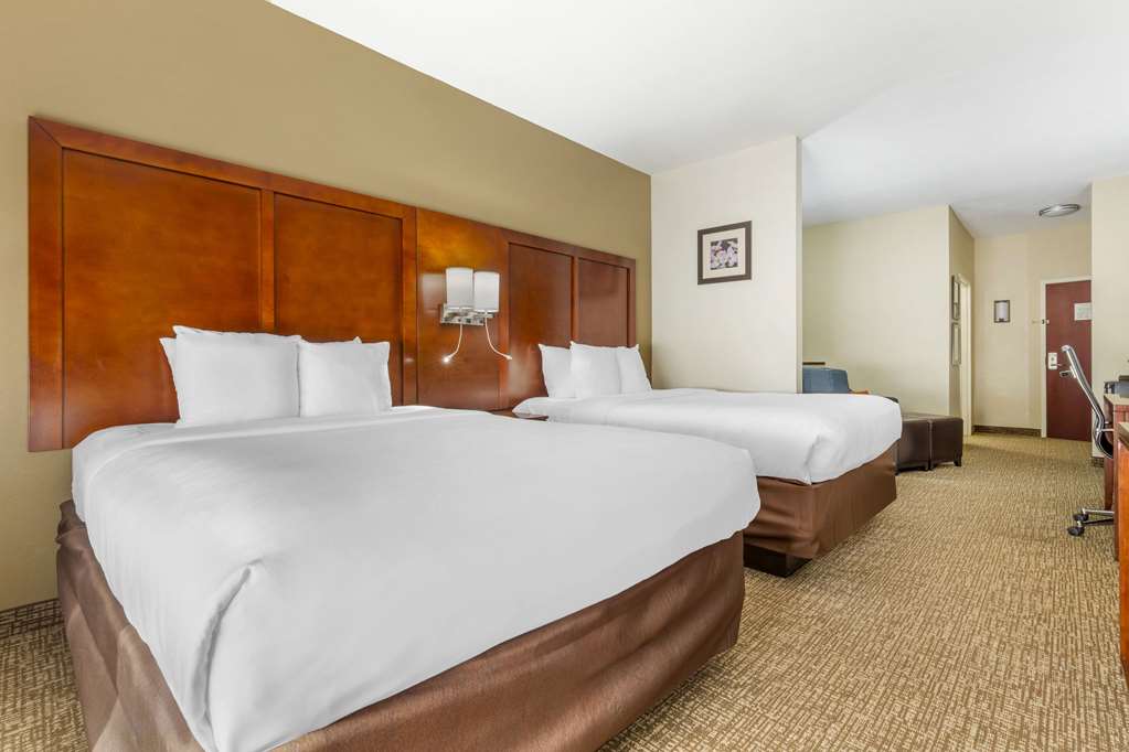 Comfort Suites Wilson I 95 - photo 11
