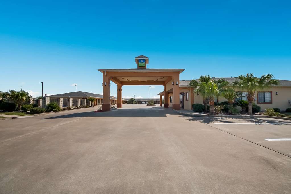 SureStay Hotel by Best Western Falfurrias - photo 2