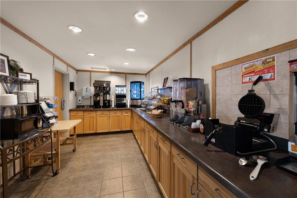 Rodeway Inn & Suites Tomahawk - photo 31