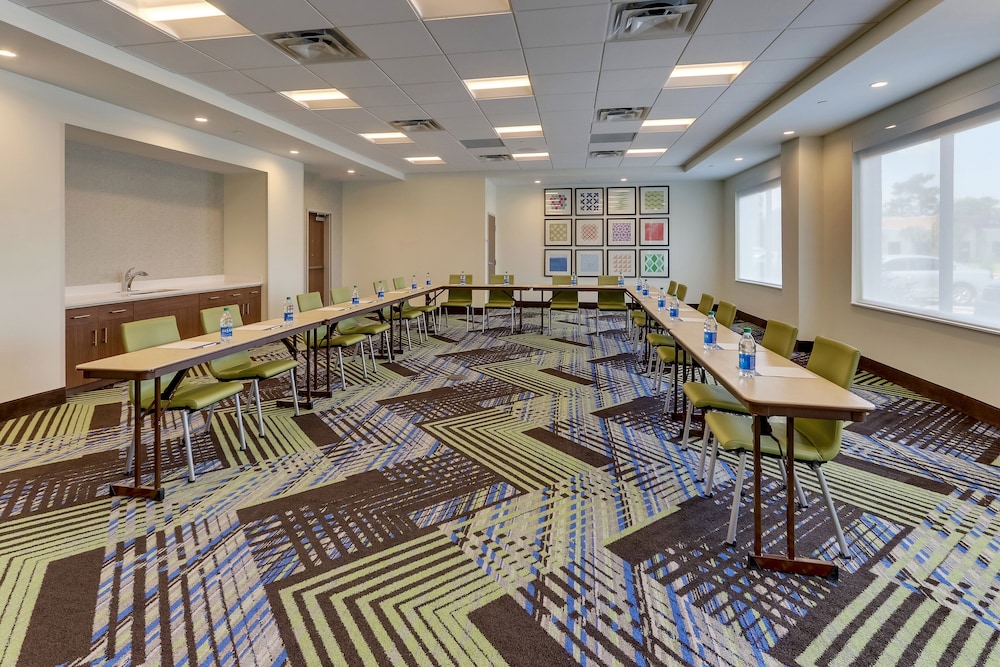 Holiday Inn Express Wilmington Porters Neck - photo 48