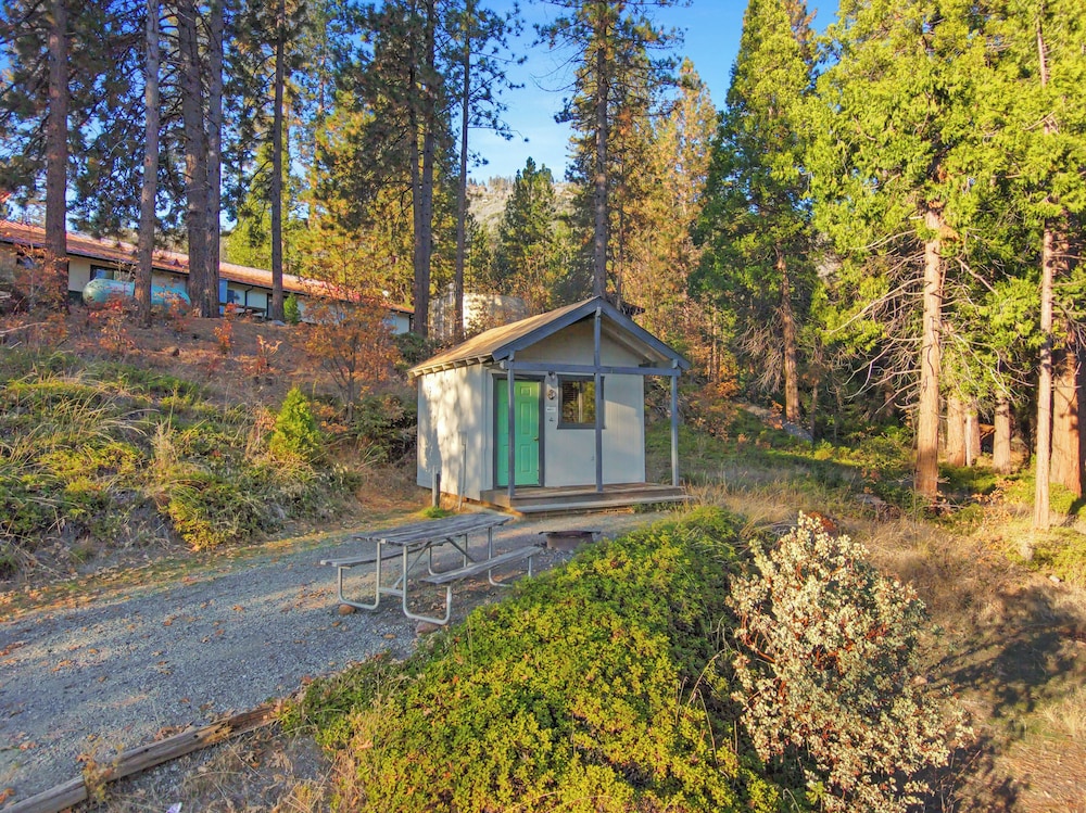 Yosemite Lakes RV Resort - photo 24