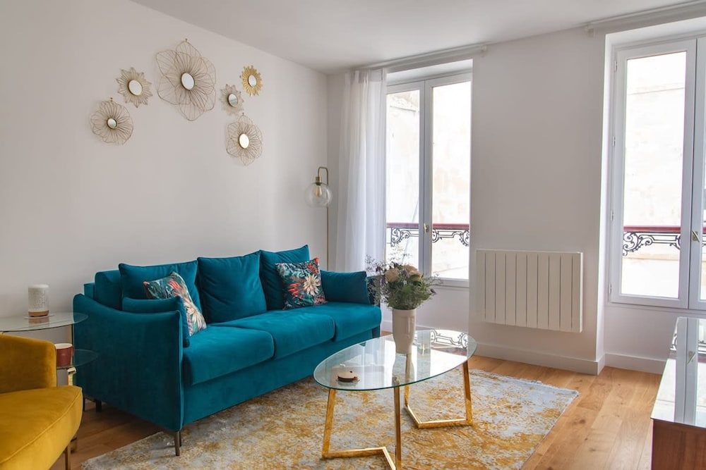 La Harmonie Eiffel Walk to Tower - carbon neutral hotel in Paris