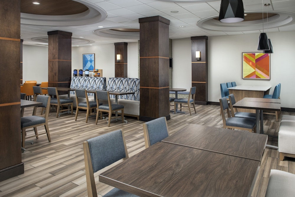 Holiday Inn Express & Suites Knoxville Clinton by IHG - photo 26