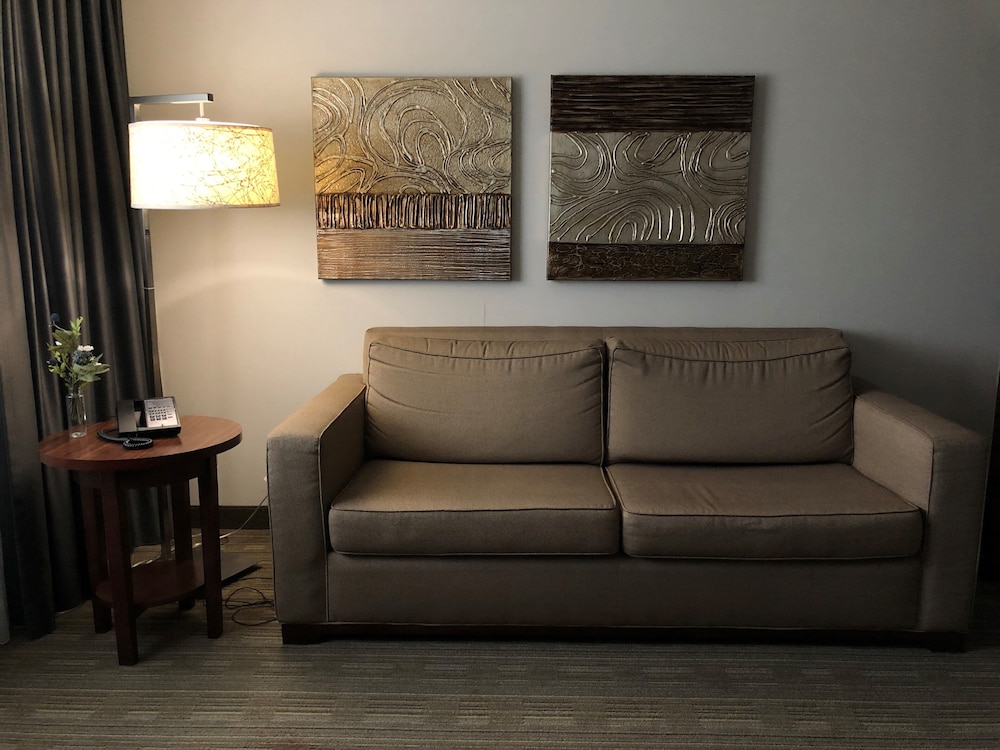 DoubleTree by Hilton Omaha Southwest - photo 7