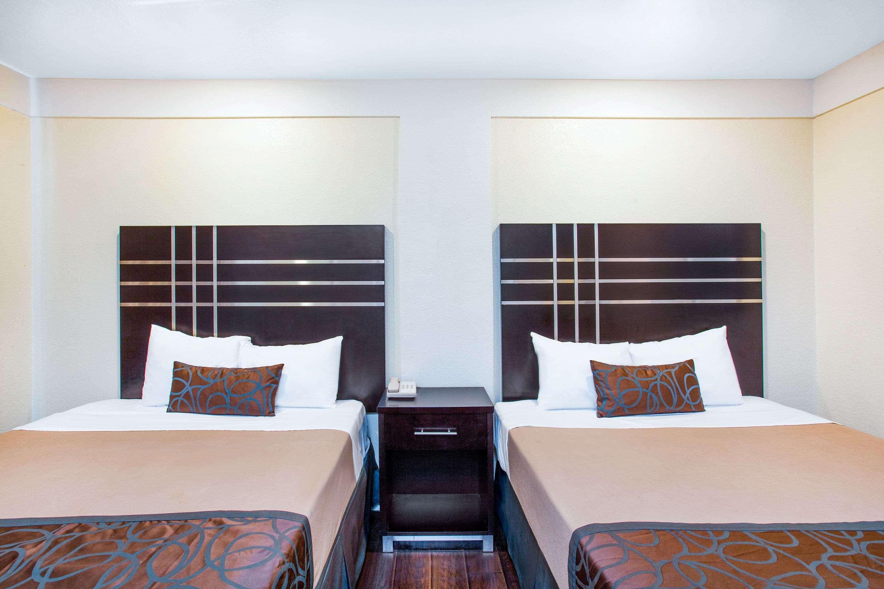Travelodge by Wyndham Fresno Yosemite Area - photo 14