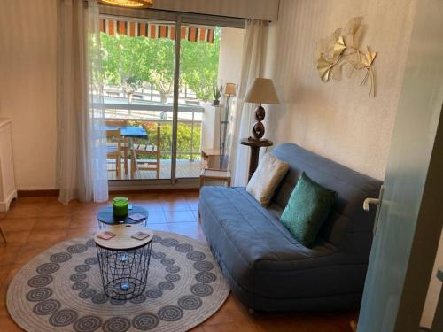 Studio Cabine. Terrasse in Le Lavandou, France