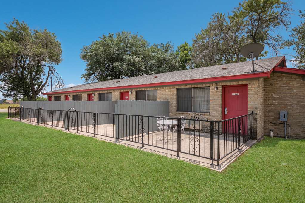 Americas Best Value Inn Lockhart TX - photo 8