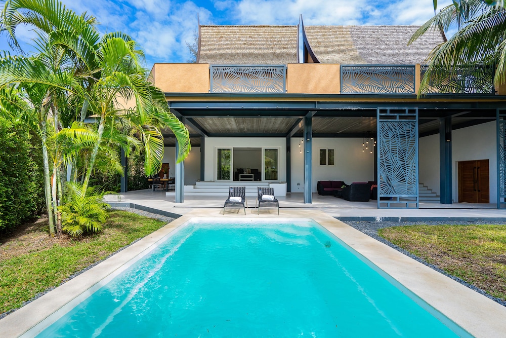 Sunova Private Pool Villa Koh Chang — 4-Star Luxury Hotel in Laem Ngop, Thailand