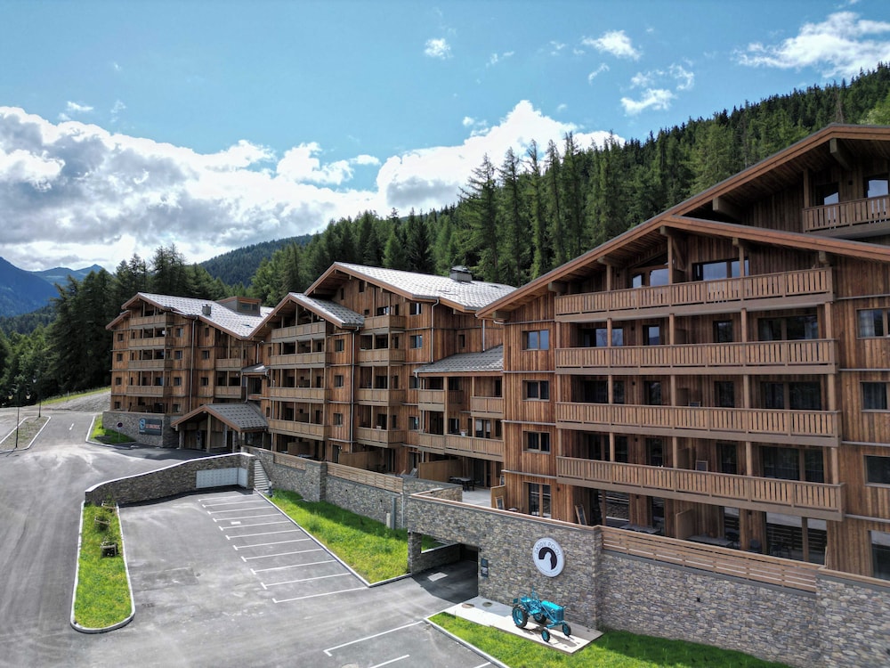 Résidence Terrésens Le Snoroc - carbon neutral hotel in Aime