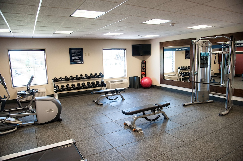 Hampton Inn Bismarck - photo 28