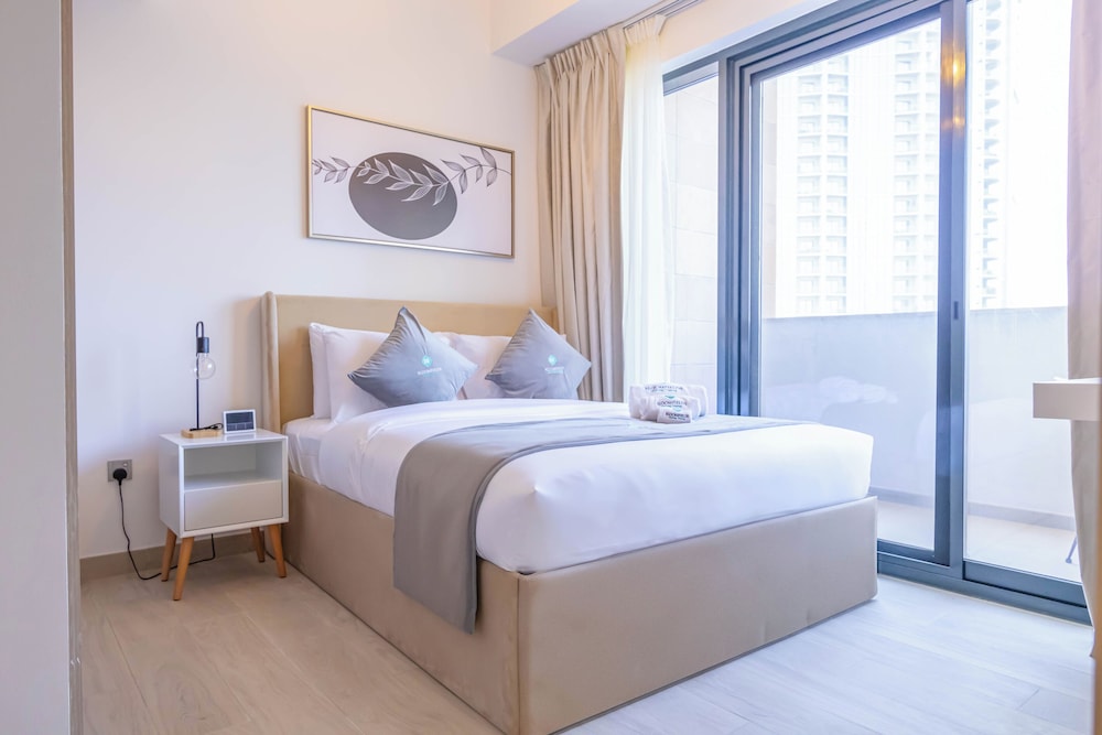 Classic 1BR In Azizi Riviera Meydan — 4-Star Luxury Hotel in Dubai, United Arab Emirates