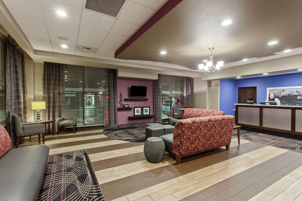 Hampton Inn Seattle Everett - photo 3