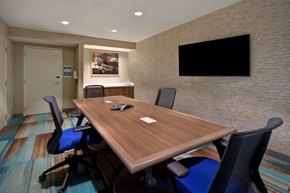 Home2 Suites by Hilton Wichita Downtown Delano - photo 40