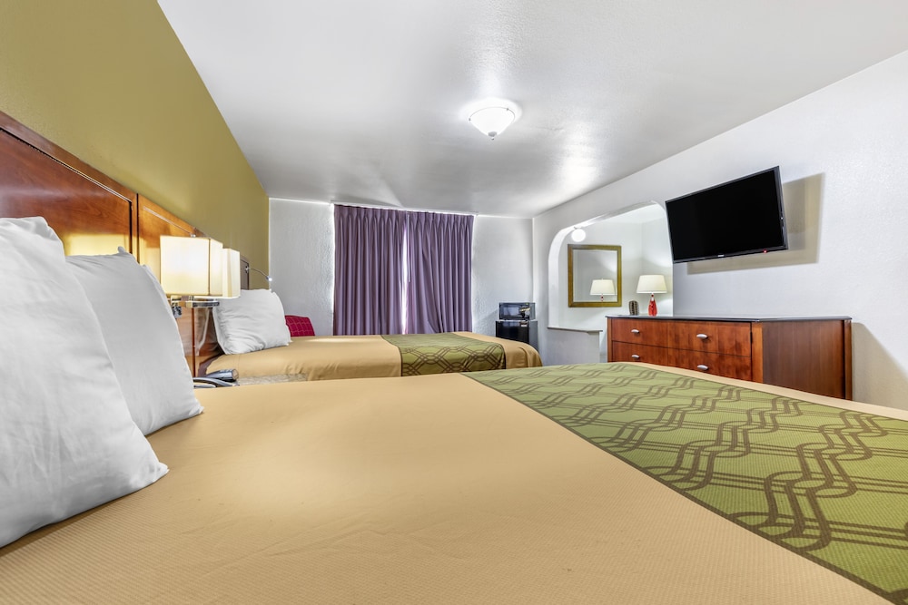 Rose City Inn & Suites - photo 14